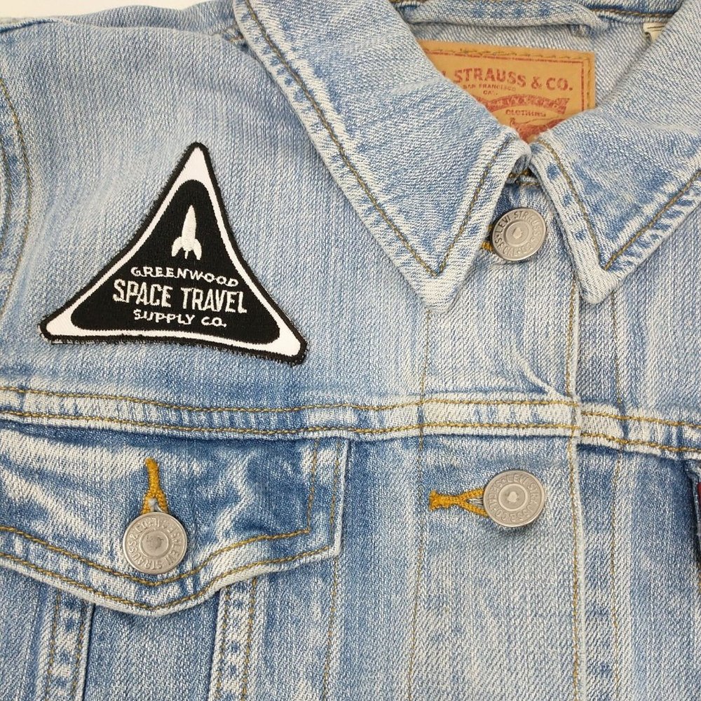 Levi's Distressed Light Fade Wash Button Up Collar Jean Jacket Women's Size M - Picture 4 of 9